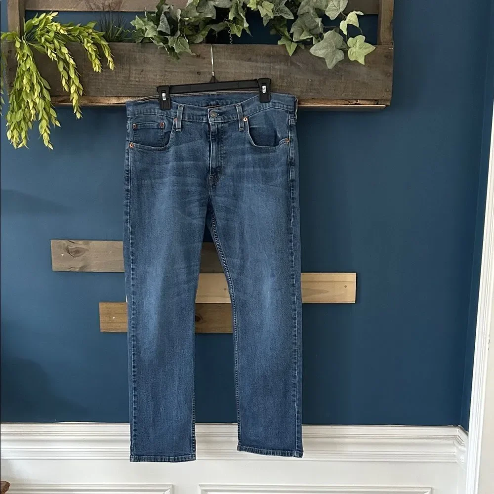 Levi 559 Jeans Men’s Size 33/30 EUC